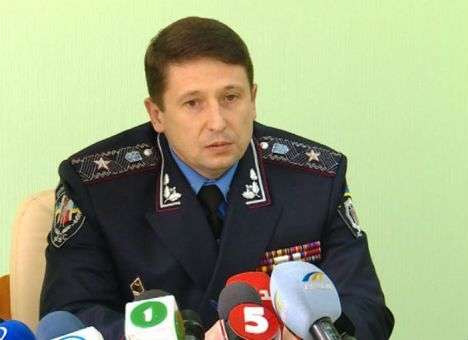Луценко говорит, что Янукович до сих пор «кормит» милицию на Донбассе