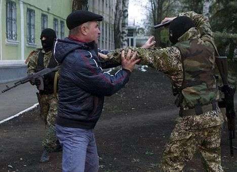 Пророссийские захватчики ушли из здания райотдела милиции в Краматорске