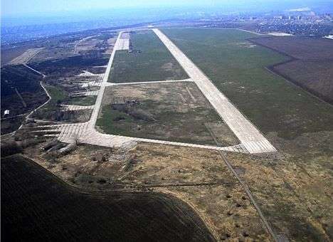 Сепаратисты со стрельбой штурмуют военный аэродром в Краматорске, – СМИ