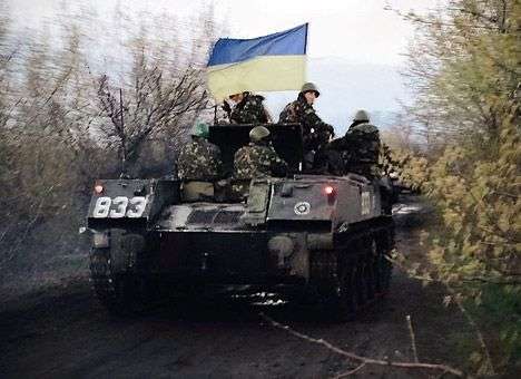 В Славянск вошла военная техника