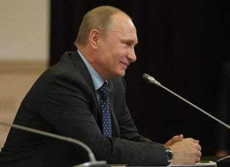 Путин заявил Меркель, что «Украина на пороге гражданской войны»