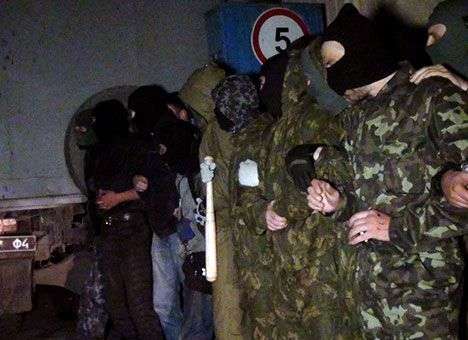 В Мариуполе неизвестные штурмовали воинскую часть: военнослужащие открыли огонь