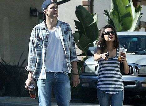 Беременная Мила Кунис ждет девочку – СМИ