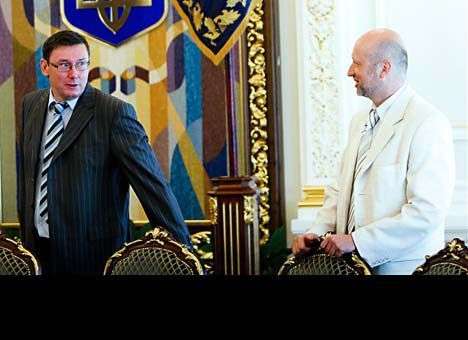 Турчинов сделал Луценко своим советником