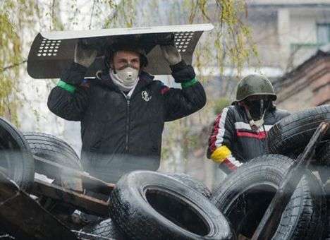 В Славянске сепаратисты похитили пятерых журналистов (ФОТО)