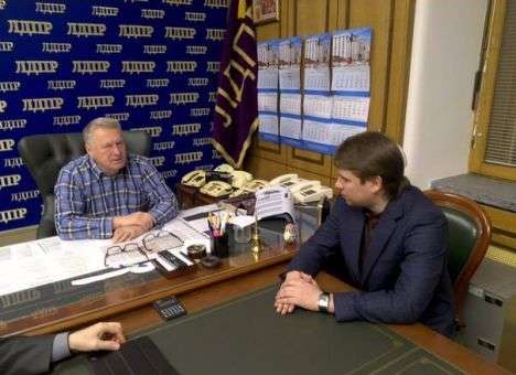 Член ЛДПР вышел из партии из-за «позорного» скандала Жириновского с журналисткой