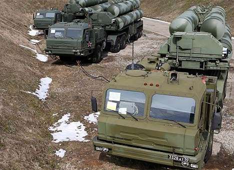 В Минобороны насчитали у границ с Крымом 21 тыс. российских военных