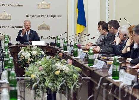 Дальнейшие провокации в отношении Украины приведут к еще большей изоляции РФ, — Байден