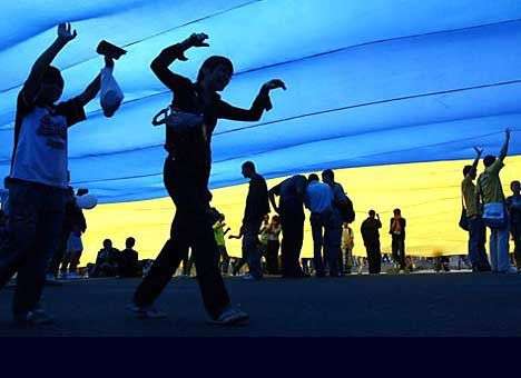 60% украинцев выступают за единственный государственный язык и вступление в ЕС