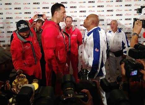 Экс-соперник Виталия Кличко сорвал пресс-конференцию Владимиру