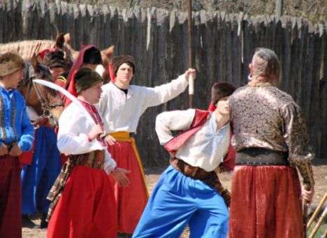Запорожские казаки призывают патриотов встать на защиту Украины