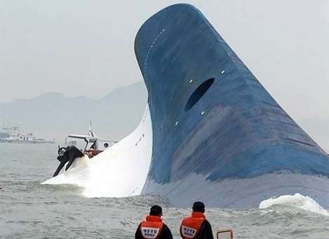 Жертвами крушения южнокорейского парома стали уже 150 человек