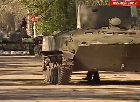 В оккупированный боевиками Славянск входит военная техника, — СМИ (ВИДЕО)