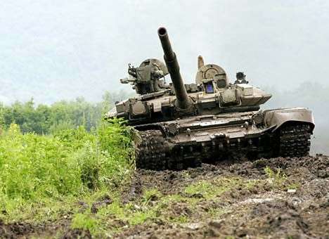 Россия начала военные учения у границ с Украиной (ВИДЕО)