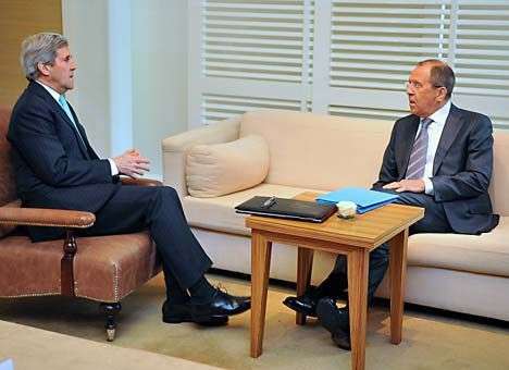 Керри призвал Лаврова помочь освободить заложников в Славянске