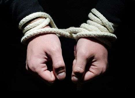 В Славянске террористы удерживают в плену около 40 человек, – СБУ