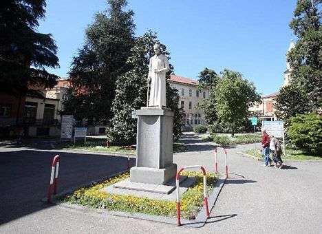 С 9 мая в доме для престарелых начнет работать Сильвио Берлускони