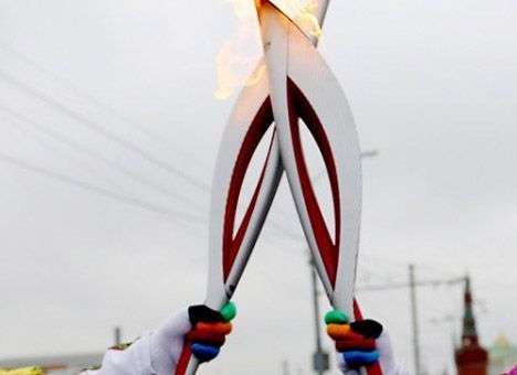 Проблемы с факелами для Олимпиады-2014 списали на охранников