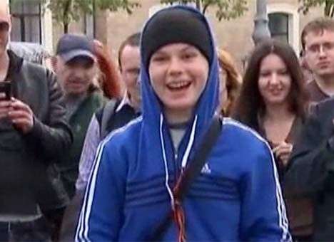 Задержанной харьковчанке за сожжение флага Украины грозит 3 года тюрьмы