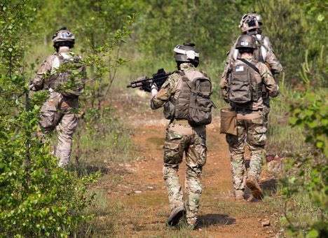 В Польше стартовали военные учения с участием десантников из США и Канады