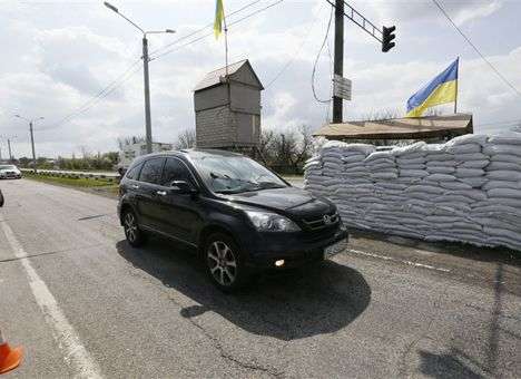 Украинские силовики установили вокруг Мариуполя 10 блокпостов