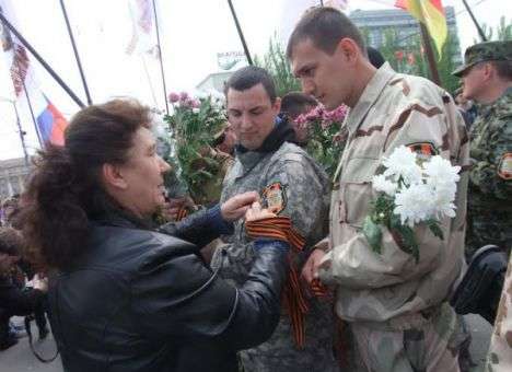 Донецкие сепаратисты оправили вооруженное подкрепление в Мариуполь (ФОТО)