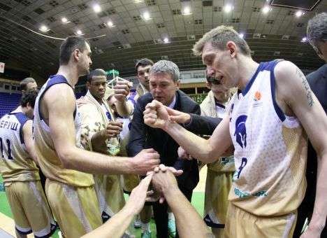 «Будивельник» в шаге от чемпионского титула