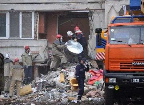 Под обломками взорвавшегося дома в Николаеве найдены еще двое погибших