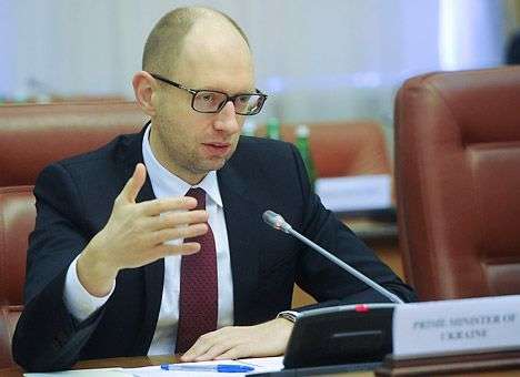 Яценюк пообещал спецстатус для русского языка