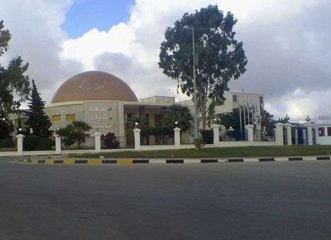 Вооруженные люди захватили парламент Ливии