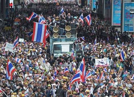 В Таиланде введено военное положение