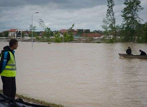 Жертвами наводнения в Сербии стали 20 человек. В стране объявлен трехдневный траур
