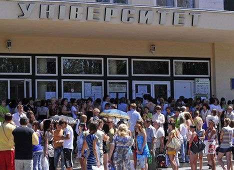 Вступительная кампания начнется позже из-за событий на Донбассе