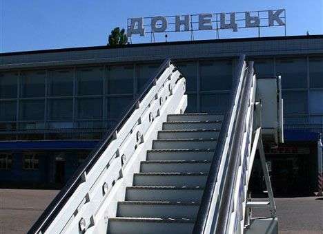 В донецком аэропорту слышны выстрелы и взрывы – СМИ (ВИДЕО)