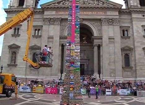 В Венгрии построили 36-метровую «Лего»-башню (ВИДЕО)