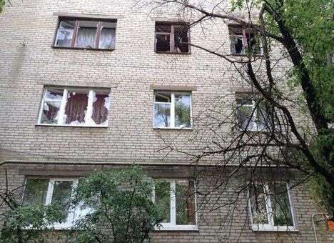 В результате обстрела в Славянске пострадали шесть человек, в том числе ребенок (ФОТО)
