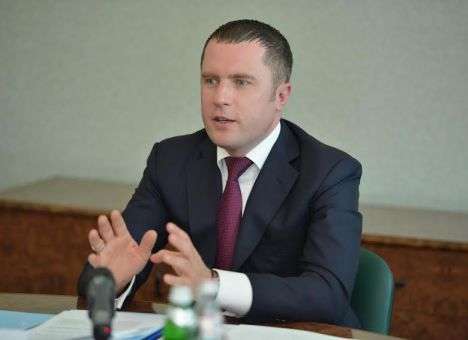 Игорь Рыбаков предлагает повысить минимальную зарплату почти в три раза