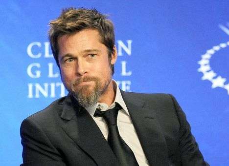 Украинский журналист напал на Брэда Питта на премьере фильма «Малефисента» в США (ВИДЕО)