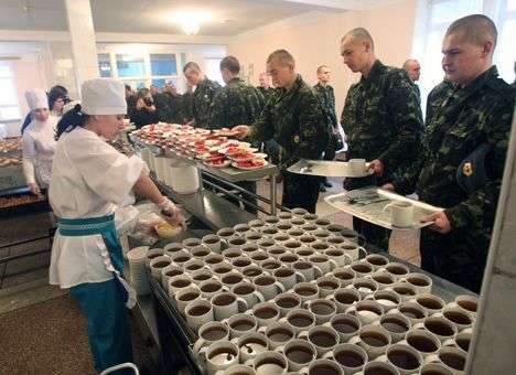 Правительство вдвое увеличит денежное содержание военнослужащих — Турчинов
