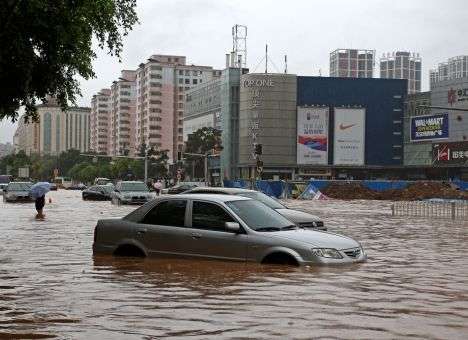 В Китае из-за наводнения эвакуированы более 80 тыс. человек