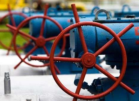 До июля в хранилищах накопится достаточно газа, чтобы обогреть зимой украинский народ — Яценюк