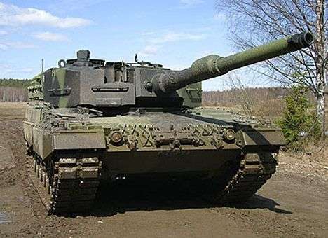 За три месяца отремонтировано более 700 единиц военной техники, — Минобороны