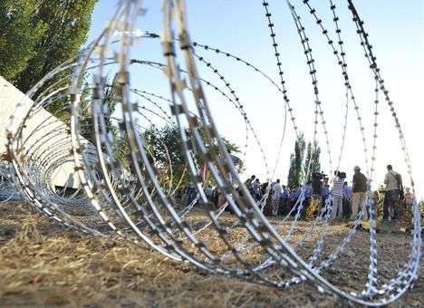 Коломойский хочет отгородиться от России стеной с колючей проволокой под напряжением