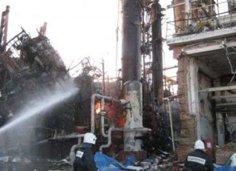 На НПЗ в России произошел взрыв и пожар, есть погибшие (ФОТО)