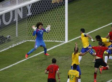 Бразилия-2014. Хозяева чемпионата не нашли аргументов против вратаря мексиканцев