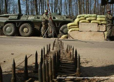 Неизвестные обстреляли пункт пропуска «Изварино», пограничники покинули границу — СМИ