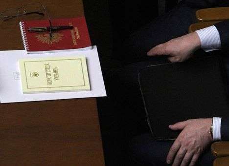 Проект изменений в Конституцию по децентрализации власти зарегистрируют завтра в Раде – Порошенко