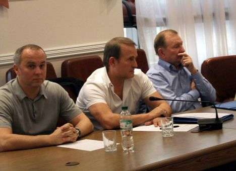 Кучма, Медведчук, представители «ДНР и «ЛНР» проводят второй раунд консультаций в Донецке