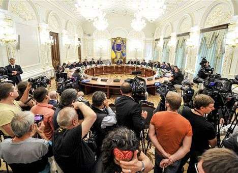 Решение о продолжении АТО или режима перемирия будет принято сегодня до 22:00 – СНБО