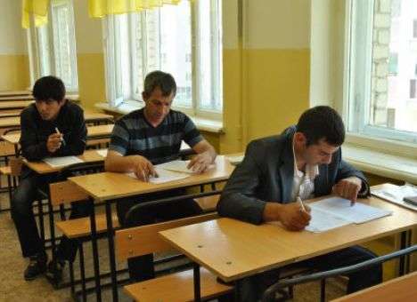 В России миллионы мигрантов протестируют на знание русского языка